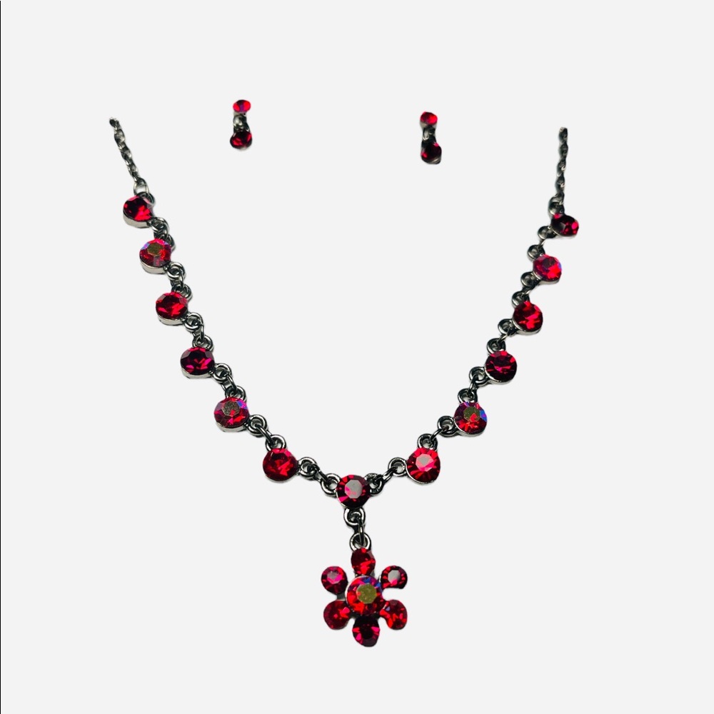 BEAUTIFUL! Austrian Crystal Necklace Earrings Set